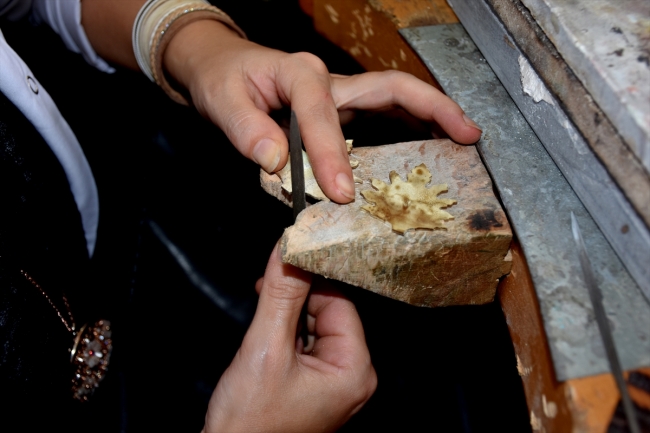 Osmanlı padişahlarının eşyalarındaki motifler aksesuarlara uyarlandı